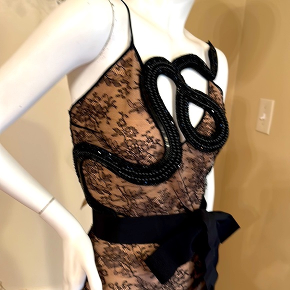 GUCCI SNAKE BLACK EMBROIDERY Silk Lined CHANTILLY LACE DRESS SIZE 42 IT - Picture 6 of 11